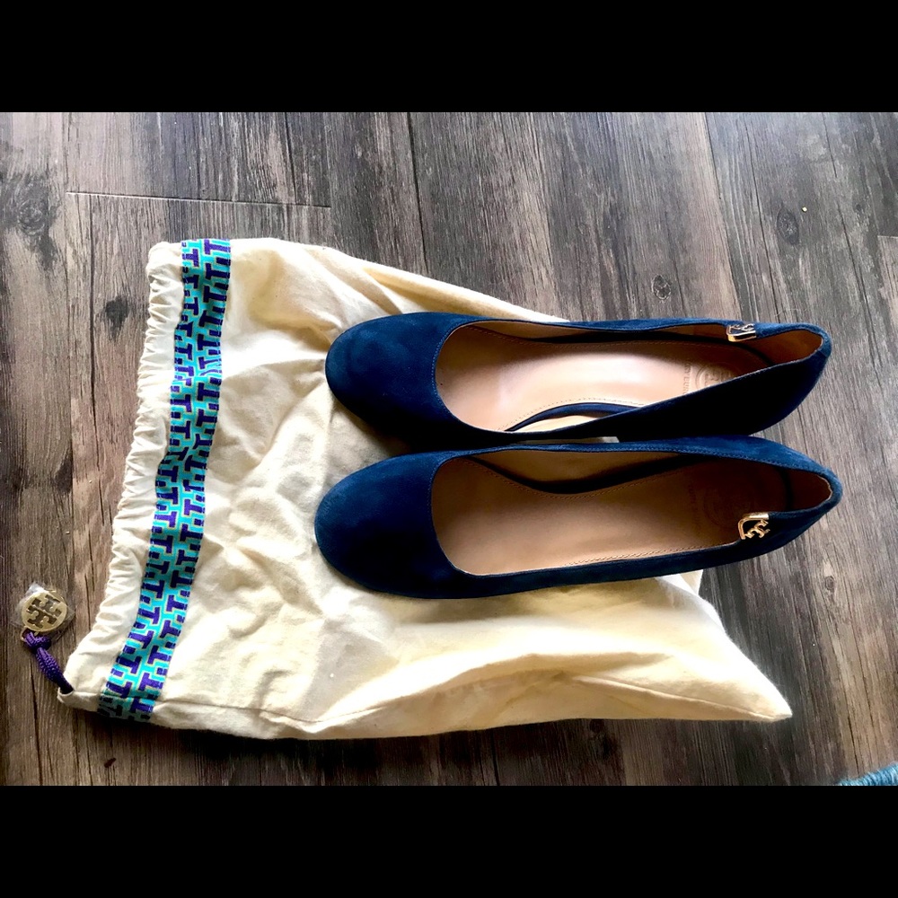 Tory Burch Navy Suede Pump